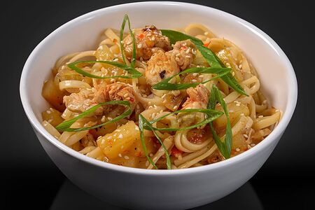 Вок с курицей в соусе Сладкий Чили