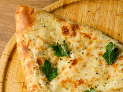Закрытая пицца
