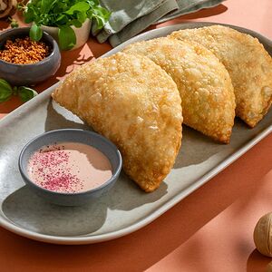 Мини-чебуреки с сыром и зеленью