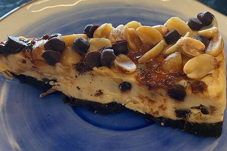 Чизкейк Карамельный с арахисом 