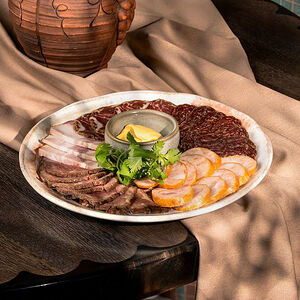 Ассорти мясное