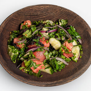 Овощной салат по-грузински со специями