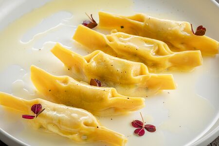 Карамелле с печеной тыквой и пармезаном