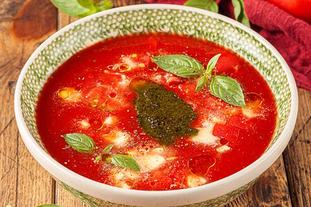 Томатный суп с Моцареллой