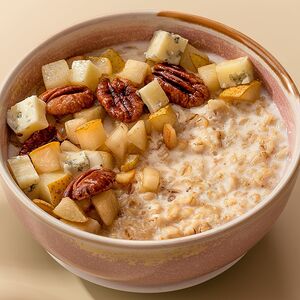 Овсяная каша с грушей и сыром дорблю