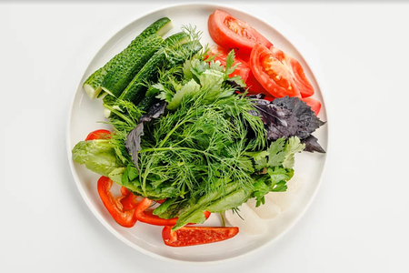 Ассорти из свежих овощей