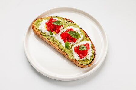 Авокадо тост со страчетеллой