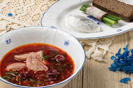 Купеческий борщ с вишней и уткой