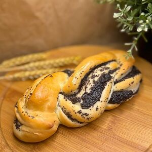 Косичка с маком