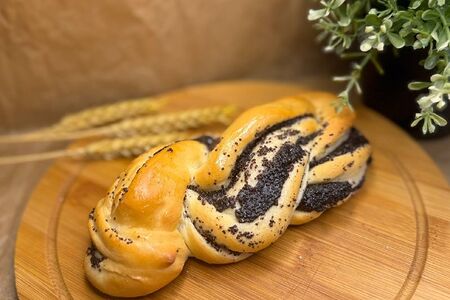 Косичка с маком