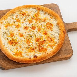 Пицца Четыре сыра на тонком тесте