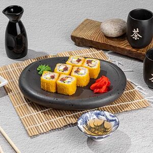 Горячий ролл Цезарь с тунцом