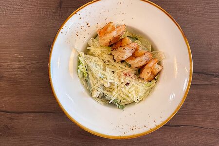 Салат Цезарь с креветками 