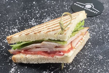 10 мини-сэндвичей с копченой курочкой