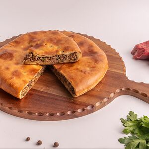 Пирог с говядиной и зеленью