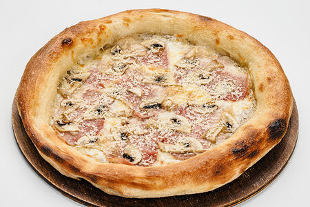 Пицца с тамбовским окороком и грибами