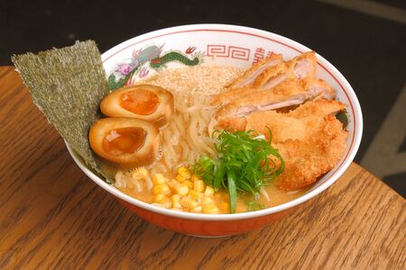 Рамен Мисо с цыпленком Кацу