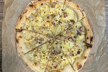 Пицца Груша, горгонзола  