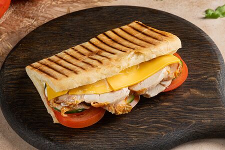 Сэндвич Панини с курицей 