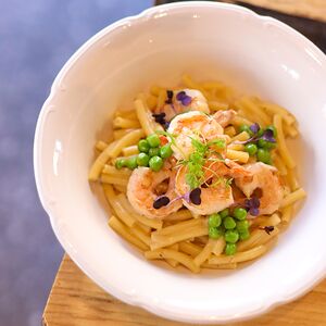 Паста с тигровыми креветками в сливочном соусе