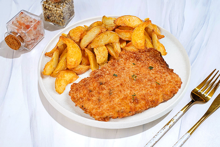 Шницель куриный с картофелем по-деревенски