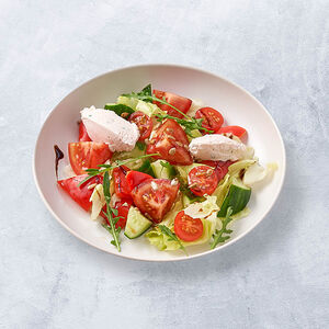 Овощной салат с кремом из феты