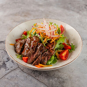 Фирменный салат Биродром