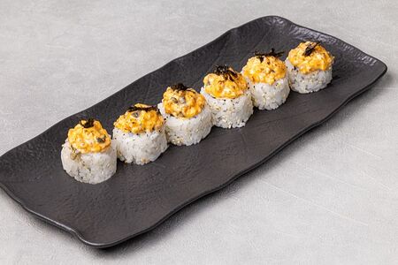 Ролл спайси с угрём и креветкой