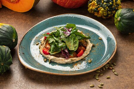 Салат с печенью и тыквой