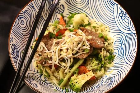 Лапша в бульоне с говядиной