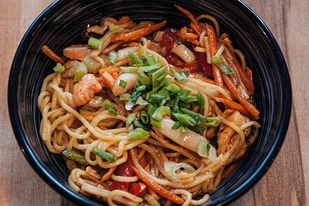 Вок с морепродуктами