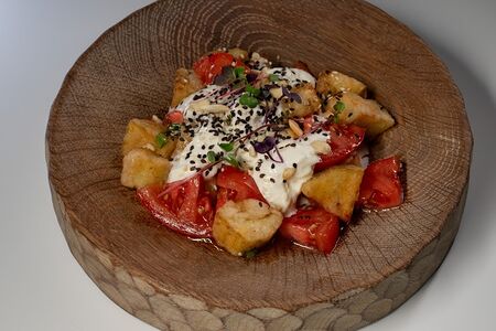 Салат с жареным баклажаном