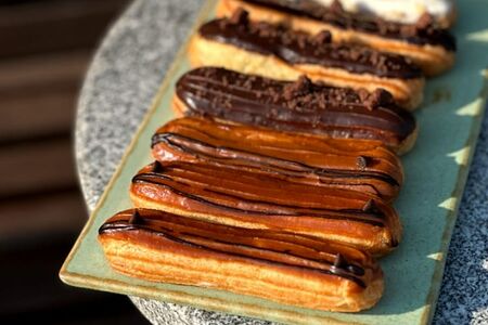 Эклер в ассортименте