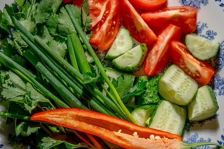 Тарелка овощей и зелени