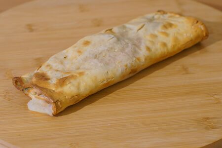 Ролл с цыпленком и моцареллой