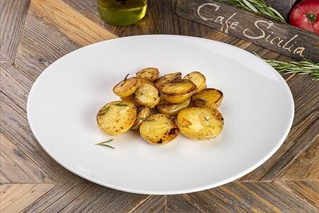 Жареный молодой картофель с розмарином