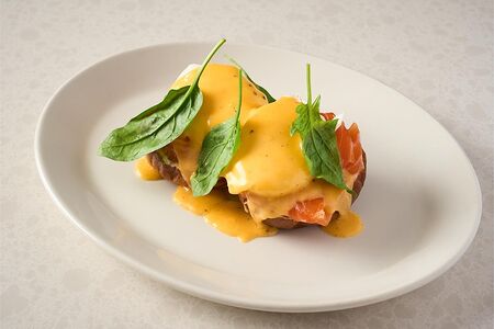 Яйцо Бенедикт с лососем