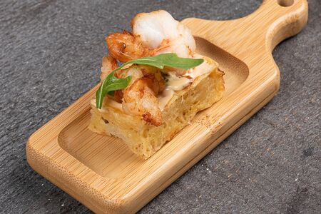 С тигровой креветкой