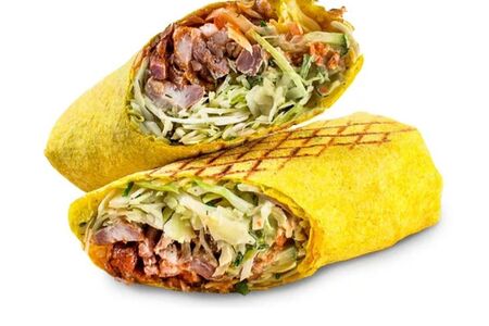 Шаурма с курицей в сырном лаваше