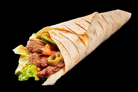 Острый ролл с бараниной 