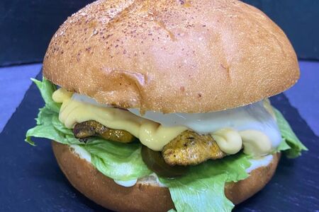 Бургер Spicy chiken  