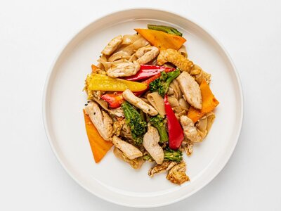 Лапша Пад си ю с куриным филе