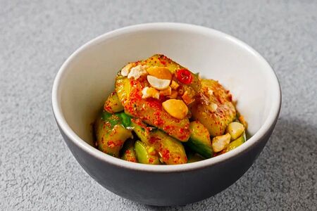 Острые битые огурцы