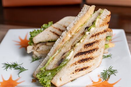 Сэндвич с сыром и грибами