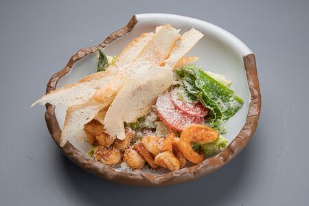 Салат с тигровой креветкой