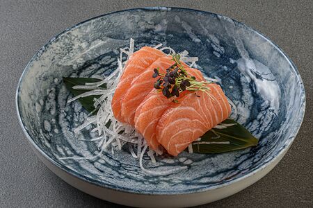 Сашими лосось