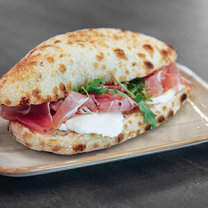 Сандвич с прошутто