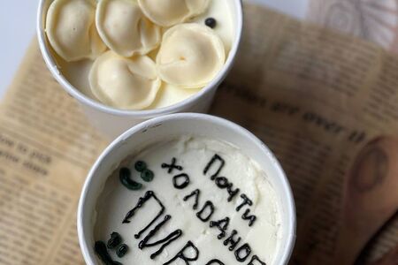 Два бенто-тортика в стакане Почти холодное пиво на 23 февраля