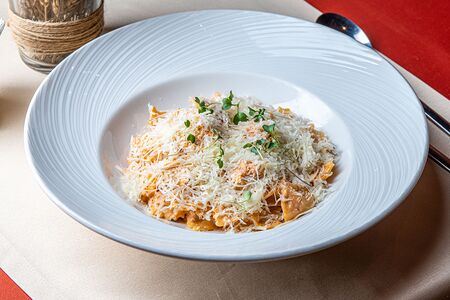 Паста Фарфалле с лососем