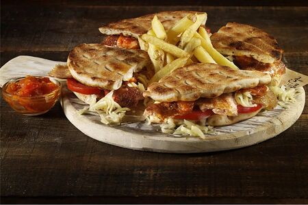 Скепасти с курицей острая с халапеньо и колбасками пепперони